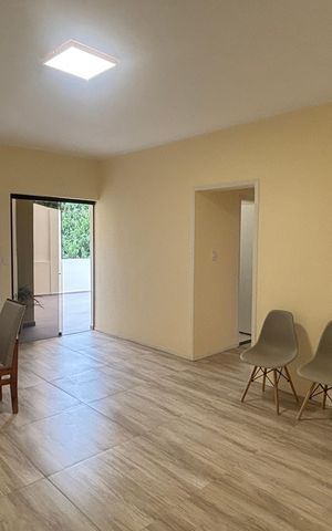 Casa de condomínio à venda com 80m², 2 quartos e 3 vagas Casa de condomínio à venda com 80m², 2 quartos e 3 vagasSala