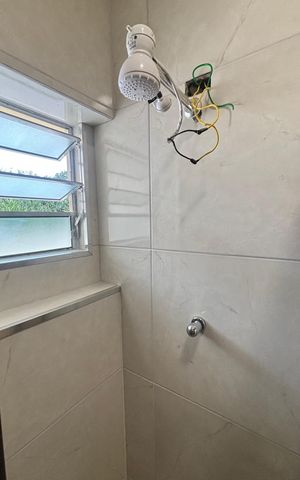 Casa de condomínio à venda com 80m², 2 quartos e 3 vagas Casa de condomínio à venda com 80m², 2 quartos e 3 vagasBanheiro