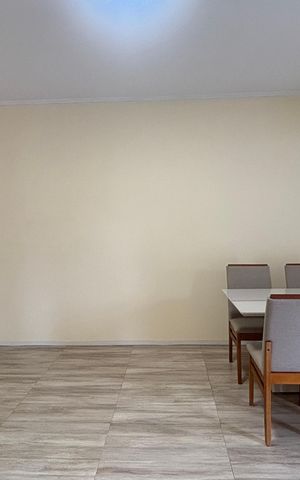 Casa de condomínio à venda com 80m², 2 quartos e 3 vagas Casa de condomínio à venda com 80m², 2 quartos e 3 vagasSala