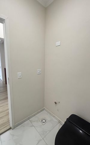 Casa de condomínio à venda com 80m², 2 quartos e 4 vagas Casa de condomínio à venda com 80m², 2 quartos e 4 vagasBanheiro