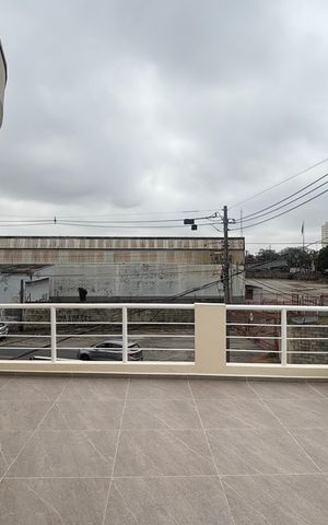 Casa de condomínio à venda com 80m², 2 quartos e 4 vagas Casa de condomínio à venda com 80m², 2 quartos e 4 vagasVaranda - Area de Serviço