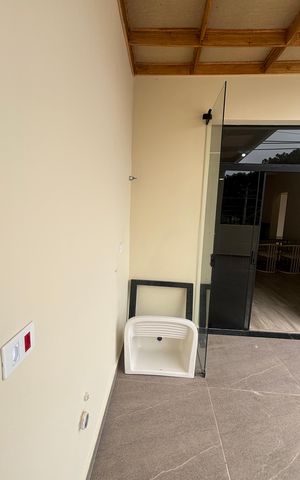Casa de condomínio à venda com 80m², 2 quartos e 4 vagas Casa de condomínio à venda com 80m², 2 quartos e 4 vagasVaranda - Area de Serviço