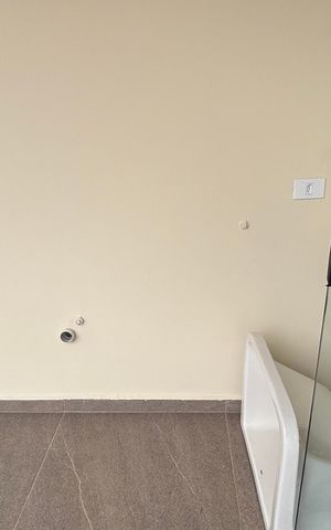 Casa de condomínio à venda com 80m², 2 quartos e 4 vagas Casa de condomínio à venda com 80m², 2 quartos e 4 vagasVaranda - Area de Serviço