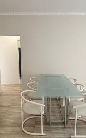 Casa de condomínio à venda com 80m², 2 quartos e 4 vagas Casa de condomínio à venda com 80m², 2 quartos e 4 vagasSala de Jantar