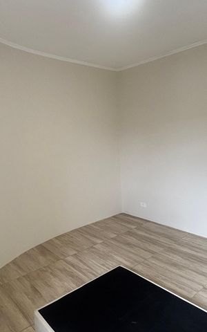 Casa de condomínio à venda com 80m², 2 quartos e 4 vagas Casa de condomínio à venda com 80m², 2 quartos e 4 vagasQuarto