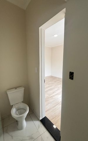 Casa de condomínio à venda com 80m², 2 quartos e 4 vagas Casa de condomínio à venda com 80m², 2 quartos e 4 vagasBanheiro da Suíte