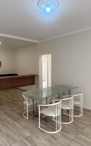 Casa de condomínio à venda com 80m², 2 quartos e 4 vagas Casa de condomínio à venda com 80m², 2 quartos e 4 vagas Sala de Jantar