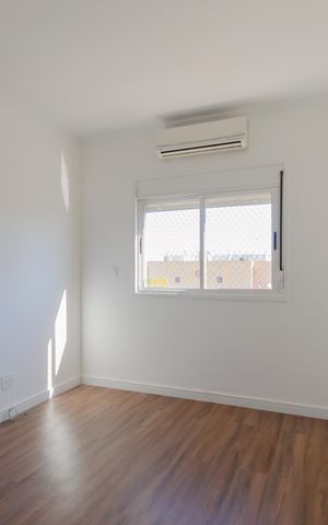 Apartamento à venda com 310m², 4 quartos e 4 vagas Apartamento à venda com 310m², 4 quartos e 4 vagasSuíte 2