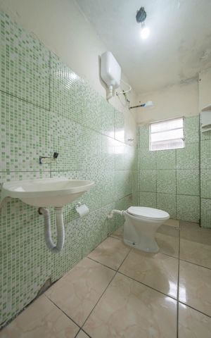 Casa para alugar com 60m², 2 quartos e sem vagaBanheiro