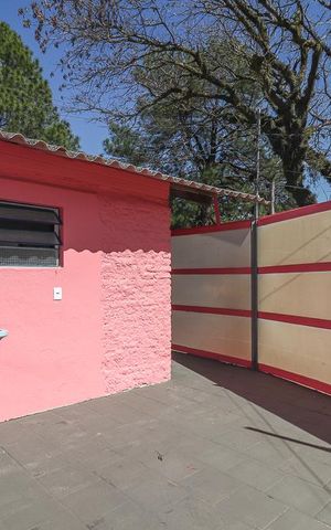 Casa para alugar com 65m², 2 quartos e 1 vagaFundos