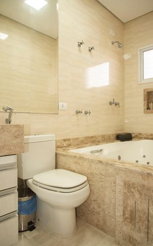 Casa à venda com 150m², 3 quartos e 4 vagasBanheiro da Suíte 1