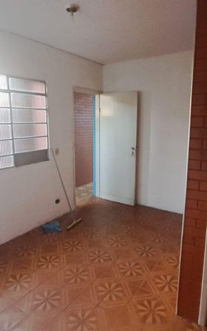 Casa à venda com 100m², 3 quartos e 1 vaga Casa à venda com 100m², 3 quartos e 1 vagaSala