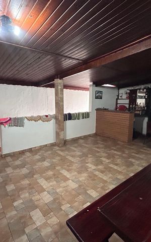 Casa à venda com 290m², 4 quartos e 2 vagasChurrasqueira
