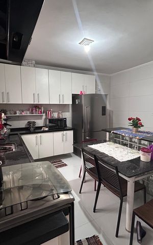 Casa à venda com 290m², 4 quartos e 2 vagasCozinha