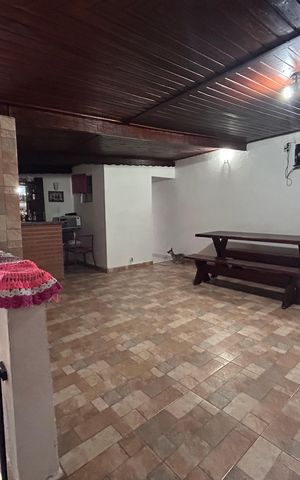 Casa à venda com 290m², 4 quartos e 2 vagasChurrasqueira