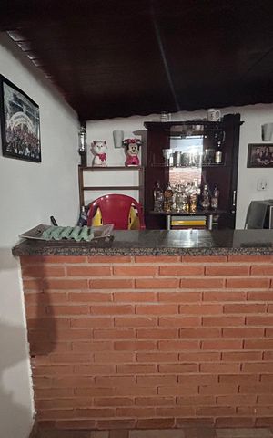 Casa à venda com 290m², 4 quartos e 2 vagasChurrasqueira