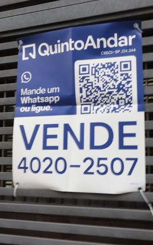 Casa à venda com 220m², 4 quartos e 3 vagasPlaca