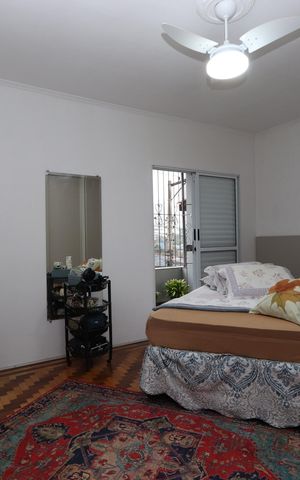 Casa à venda com 220m², 4 quartos e 3 vagasSuíte