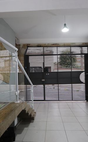 Casa à venda com 220m², 4 quartos e 3 vagasGaragem