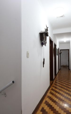Casa à venda com 220m², 4 quartos e 3 vagasCorredor