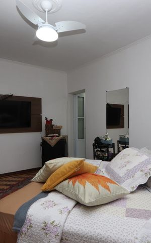 Casa à venda com 220m², 4 quartos e 3 vagasSuíte