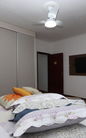 Casa à venda com 220m², 4 quartos e 3 vagasSuíte