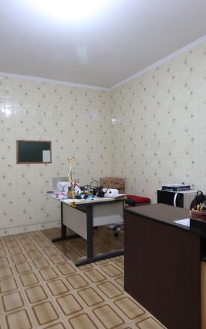 Casa à venda com 220m², 4 quartos e 3 vagasEscritório