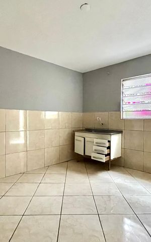 Casa para alugar com 40m², 1 quarto e sem vaga Casa para alugar com 40m², 1 quarto e sem vagaSala