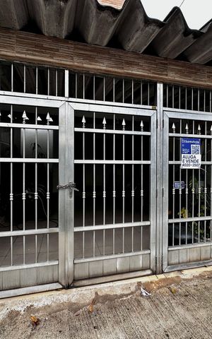 Casa para alugar com 81m², 2 quartos e 1 vaga Casa para alugar com 81m², 2 quartos e 1 vagaFachada