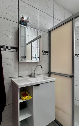 Casa para alugar com 81m², 2 quartos e 1 vaga Casa para alugar com 81m², 2 quartos e 1 vagaBanheiro Social