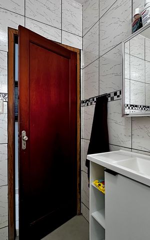 Casa para alugar com 81m², 2 quartos e 1 vaga Casa para alugar com 81m², 2 quartos e 1 vagaBanheiro Social
