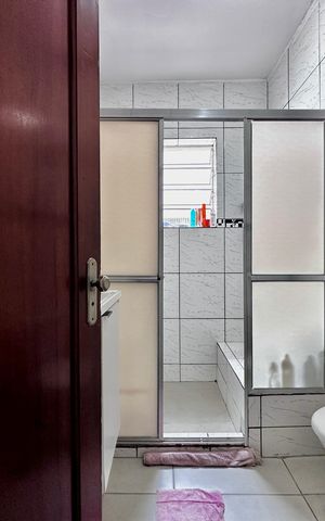 Casa para alugar com 81m², 2 quartos e 1 vaga Casa para alugar com 81m², 2 quartos e 1 vagaBanheiro Social