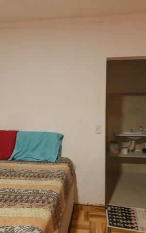 Casa à venda com 1000m², 3 quartos e 4 vagas Casa à venda com 1000m², 3 quartos e 4 vagasSuite