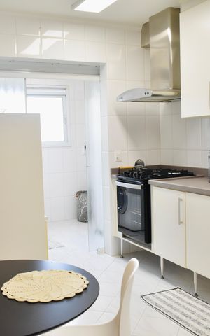 Apartamento para alugar com 105m², 3 quartos e 3 vagas Apartamento para alugar com 105m², 3 quartos e 3 vagasCozinha