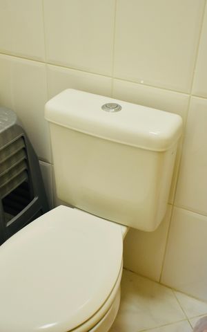 Apartamento para alugar com 105m², 3 quartos e 3 vagas Apartamento para alugar com 105m², 3 quartos e 3 vagasBanheiro de serviço