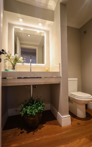 Apartamento para alugar com 193m², 4 quartos e 4 vagas Apartamento para alugar com 193m², 4 quartos e 4 vagasLavabo da Sala