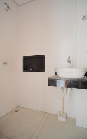 Apartamento à venda com 45m², 2 quartos e sem vagaBanheiro