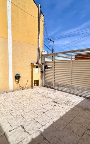Casa à venda com 107m², 3 quartos e 2 vagas Casa à venda com 107m², 3 quartos e 2 vagasGaragem