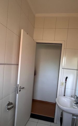 Casa à venda com 107m², 3 quartos e 2 vagas Casa à venda com 107m², 3 quartos e 2 vagasBanheiro Social