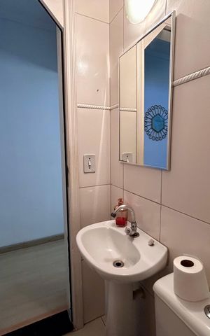Casa à venda com 107m², 3 quartos e 2 vagas Casa à venda com 107m², 3 quartos e 2 vagasLavabo