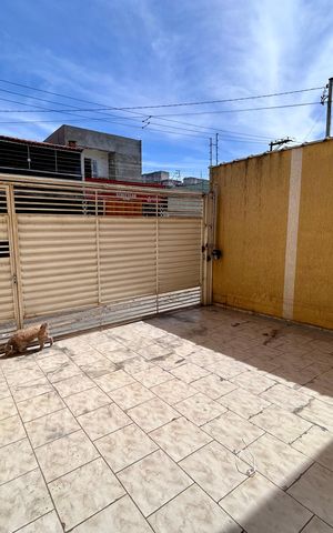 Casa à venda com 107m², 3 quartos e 2 vagas Casa à venda com 107m², 3 quartos e 2 vagasGaragem