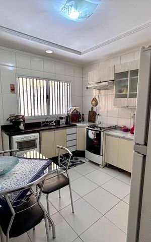 Casa à venda com 107m², 3 quartos e 2 vagas Casa à venda com 107m², 3 quartos e 2 vagasCozinha