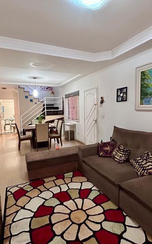 Casa à venda com 107m², 3 quartos e 2 vagas Casa à venda com 107m², 3 quartos e 2 vagasSala