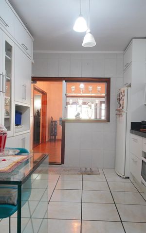 Casa à venda com 300m², 4 quartos e 3 vagasCozinha