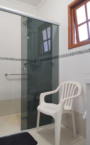 Casa à venda com 300m², 4 quartos e 3 vagasBanheiro 1