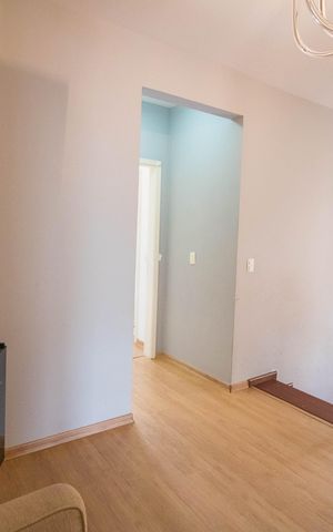 Casa à venda com 460m², 4 quartos e 4 vagas Casa à venda com 460m², 4 quartos e 4 vagasHall
