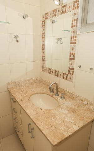 Apartamento à venda com 70m², 2 quartos e 1 vaga Apartamento à venda com 70m², 2 quartos e 1 vagaBanheiro