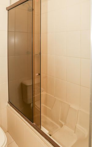 Apartamento à venda com 70m², 2 quartos e 1 vaga Apartamento à venda com 70m², 2 quartos e 1 vagaBanheiro
