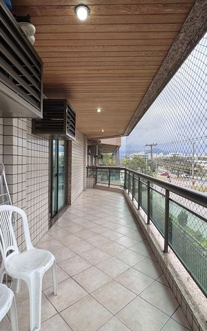 Apartamento à venda com 122m², 3 quartos e 2 vagas Apartamento à venda com 122m², 3 quartos e 2 vagasVaranda