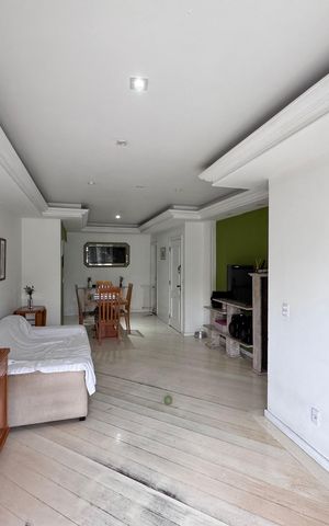 Apartamento à venda com 122m², 3 quartos e 2 vagas Apartamento à venda com 122m², 3 quartos e 2 vagasSala